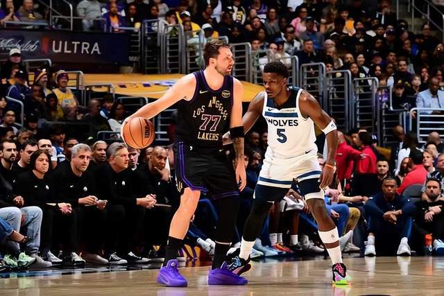 开云网站-詹姆斯缺阵激活东契奇里夫斯艾顿,湖人三杀森林狼,华子15中2