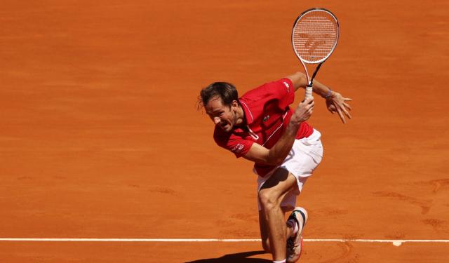 开云登录网址入口-梅德维德夫结束“三大赛”8连败 “红土天残”开窍了?